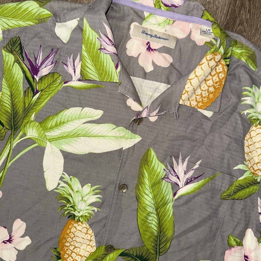 Tommy Bahama 100% Silk Camp Shirt Colorful Floral Pineapples Mens L Short Sleeve